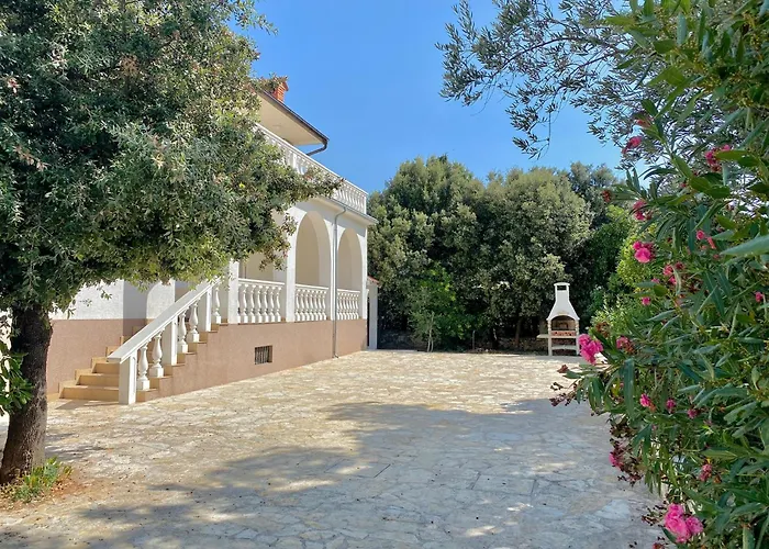 Infinity Dom wakacyjny Mandre